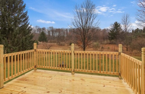 Cedar House | SugarLoaf Mountain View