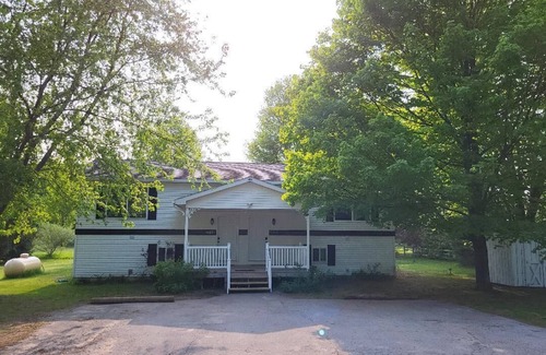 Cedar House | SugarLoaf Mountain View
