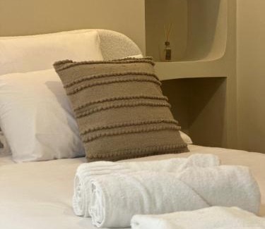 Charleville-Mezieres Apartment | Suite Élan by CollectionAura - Hypercentre Charleville-Mézières