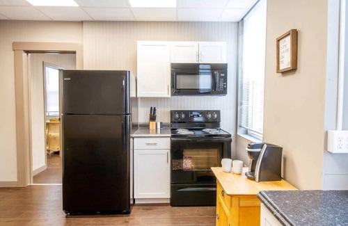 Hermann Hotel | Suite #1 - 1 Bed 1 Bath in the middle of Downtown