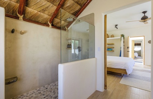 Los Barriles Hotel | Suite 1: Exquisite Luxury by the Sea