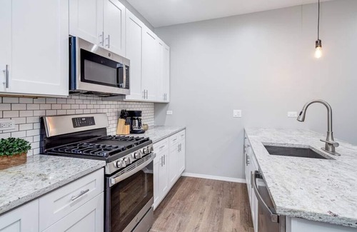 Wrightwood Neighbors Apartment | Suite 1 on Southport 4 Queen Beds!