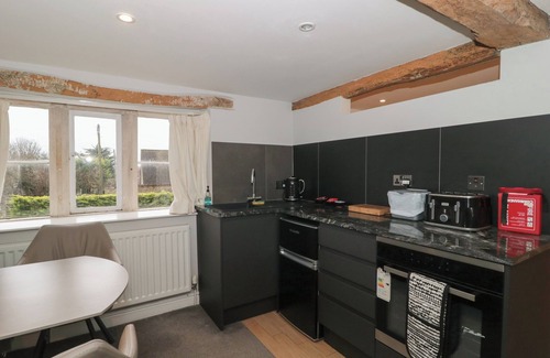 Stroud Cottage | SUITE 1, pet friendly, character holiday cottage in Whiteshill