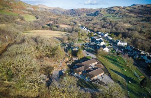 Pen-y-cae Apartment | Suite 12 - Sleeping Giant Hotel - Pen Y Cae Inn