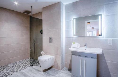 Pen-y-cae Apartment | Suite 3 - Sleeping Giant Hotel - Pen Y Cae Inn