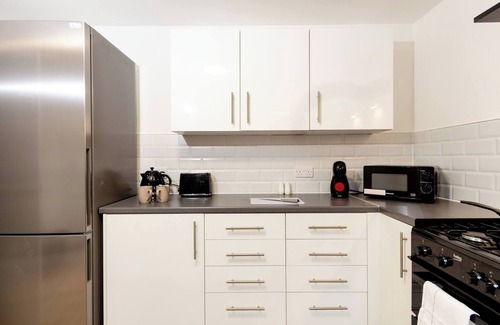 Oldham Bed & Breakfast | Suite 5: Stylist Spot in Oldham City Centre
