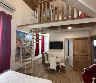 Centre Historique Apartment | Suite a Mezzanine dans l'Église du Couvent