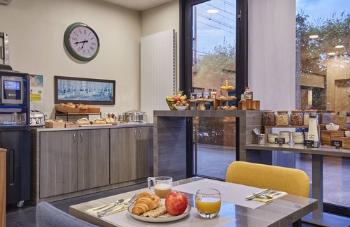 Perrache Apartment | Suite au Centre de Lyon! Kitchenette Equipée