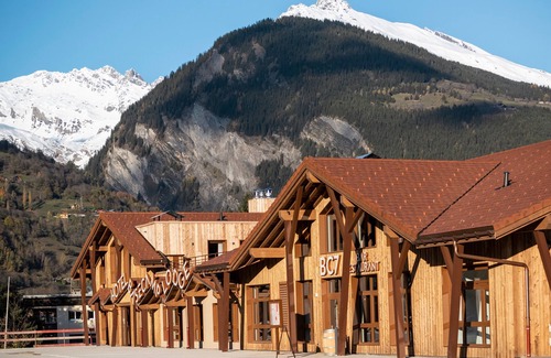 Bourg-Saint-Maurice Apartment | Suite avec Mezzanine! Endroit Super+Wi-Fi Gratuit | By LeaveTown