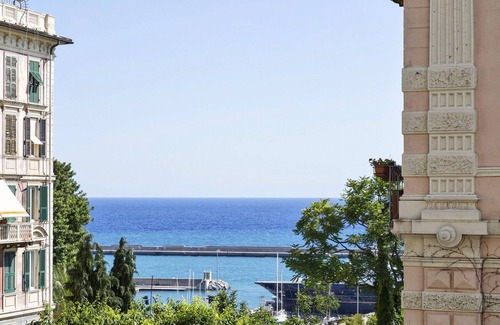 Carignano Apartment | Suite Blu a Genova by Wonderful Italy