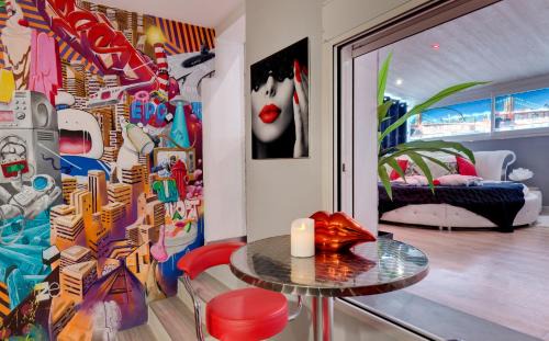 Republique Apartment | SUITE BROOKLYN JACUZZI