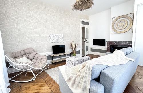 Oullins Apartment | Suite Cinnabar - Check in h24 - Wifi