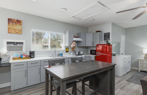 Royal Crest Rancheros Apartment | Suite Dreams in Sin City - Studio Just 10 minutes to The Strip