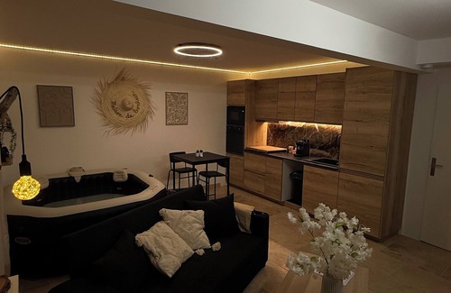 Aubagne Apartment | Suite du garlaban jaccuzi