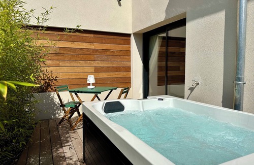 Cote Landaise Apartment | Suite Duplex Terrace Jacuzzi - Les Vagues Hôtel & Spa
