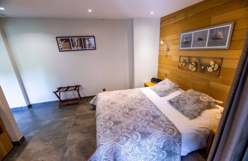 Saint-Wambert-des-Trois-Vallees Bed & Breakfast | SUITE "EDEN SPA" 2PERS with private Jacuzzi, breakfasts and access to the SPA