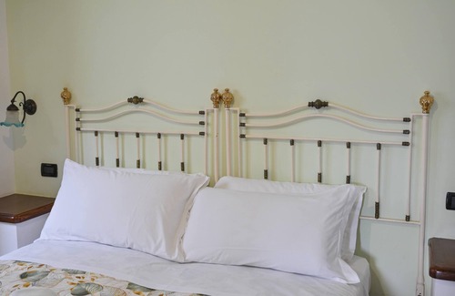 Succhivo Bed & Breakfast | Suite-Executive-Ensuite with Shower-Terrace-Suite