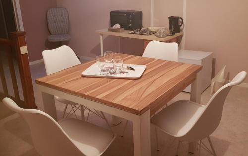 Wepion House | Suite familiale avec 2 Chambres dans une villa - quartier vert et boisé - 5 kms de Namur