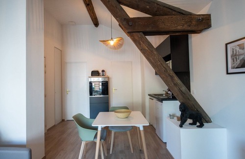 Charlier - Valvert Apartment | Suite Kella 2 - Tassin - Lovely renovated studio