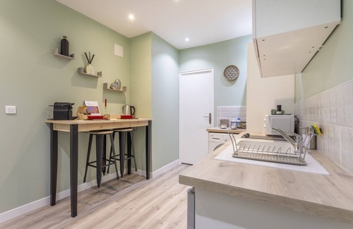 Auriol Bed & Breakfast | Suite Les Bains D'aphrodite