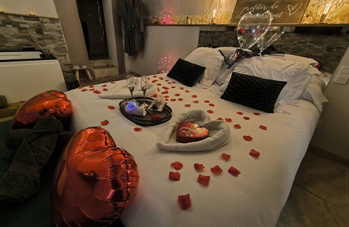 Auriol Bed & Breakfast | Suite Les Bains D'aphrodite