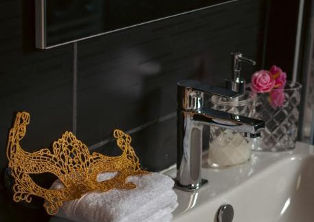 Limoges Apartment | Suite Love Room Les Secrets d'Eden Rose- escapade romantique à 2