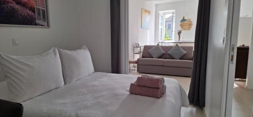 Le Luc Apartment | Suite Moulin de la Calade -Tower View, Heart of Provence & AC