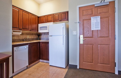 National Hills Condo | Suite Near Bush Field Airport | Free Daily Breakfast + Fitness Center