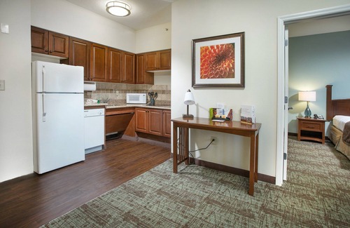 National Hills Condo | Suite Near Bush Field Airport | Free Daily Breakfast + Fitness Center