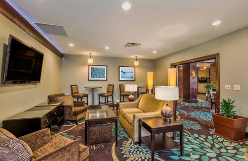 Bismarck Condo | Suite Near Downtown | Free Daily Breakfast + Indoor Pool