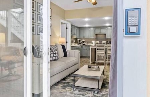 Trenton House | Suite Retreat -Pool & Spa w/Mtn Views | Mins to Chattanooga