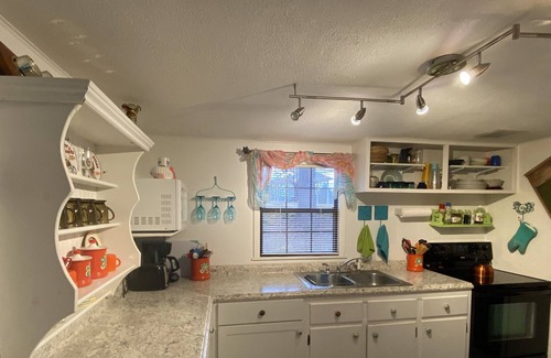 Jacksboro House | SUITE SPOT - Million Dollar Views of Norris Lake! Just minutes off I-75!