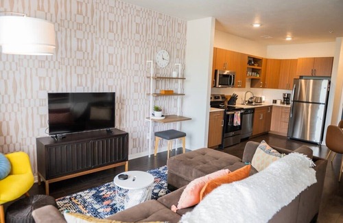Traverse City Condo | Suite Tart Condo On TART Trail & Close to Downtown
