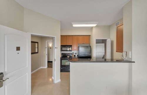 Florida Center Apartment | Suite · The Point Lux Suite, close to Universal