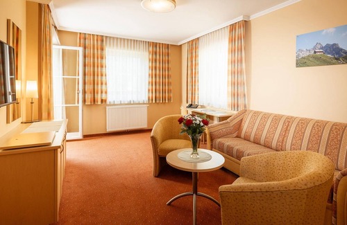 Sankt Michael im Lungau House | Suite with bath, WC without breakfast - Stofflerwirt, Landhotel