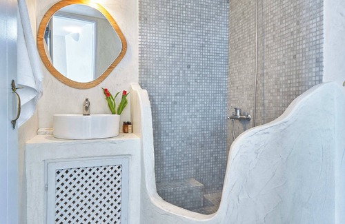 Oia Hotel | Suite with Caldera View