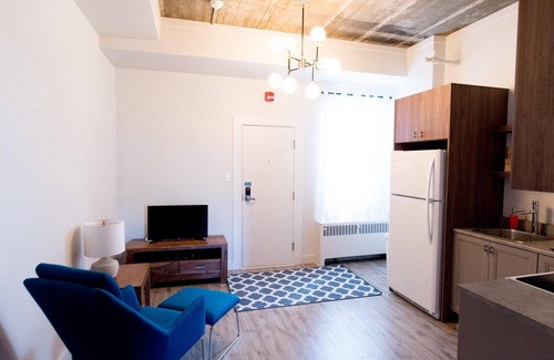 Rouyn-Noranda Apartment | Suite with closed bedroom on rue Gamble Ouest (Le Central)