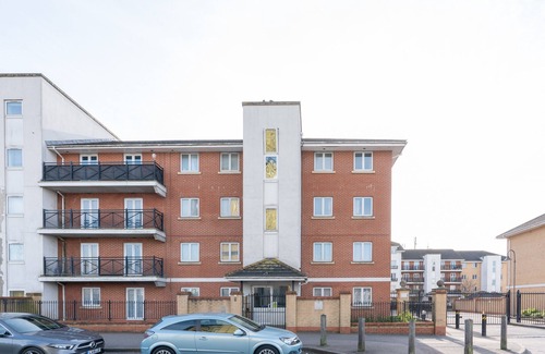 Abbey Wood Apartment | Suites by Rehoboth ★ Abbey Wood Station ★ London