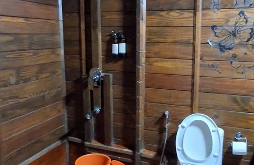 Jakh Hotel | Sukoon, Bhatrojkhan (Near Ranikhet)