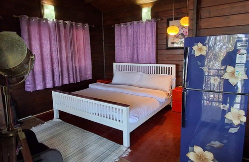 Jakh Hotel | Sukoon, Bhatrojkhan (Near Ranikhet)