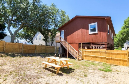 Colington House | Sullivan's Sandy Paws KDH133