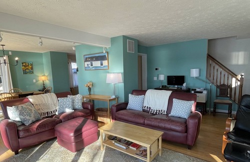 Gregory House | Summer '26 Monthly Rental Lakefront Home Ann Arbor/Chelsea/Dexter & Rec Trails