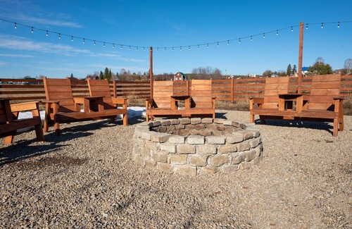 Wills Point Cabin | Summer Breeze RV Park