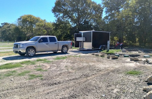 Wills Point Cabin | Summer Breeze RV Park