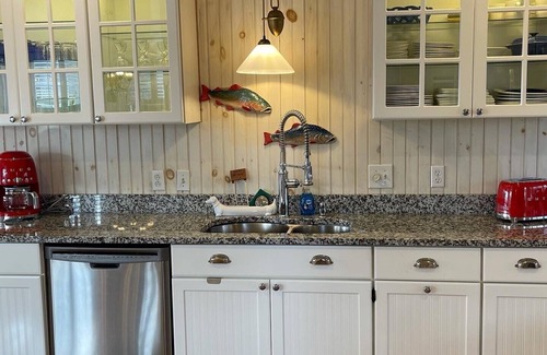 Peaks Island Cottage | Summer by the Sea