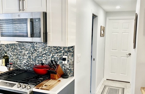 Milford House | Summer Cottage