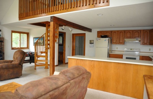 Eidelweiss Village Ski Chalet | Summer Escape! 2 Minute WALK to Boulder Beach! NConway/Eidelweiss.
