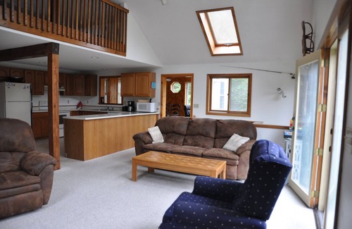 Eidelweiss Village Ski Chalet | Summer Escape! 2 Minute WALK to Boulder Beach! NConway/Eidelweiss.