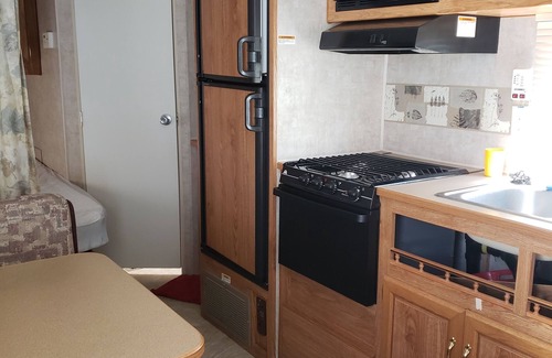 Marylhurst House | Summer Fun Camper with hot tub