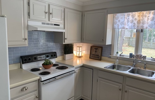 Harwich House | Summer home in Harwich: 3 bedrooms, 2 baths and a 20x20 deck to enjoy!